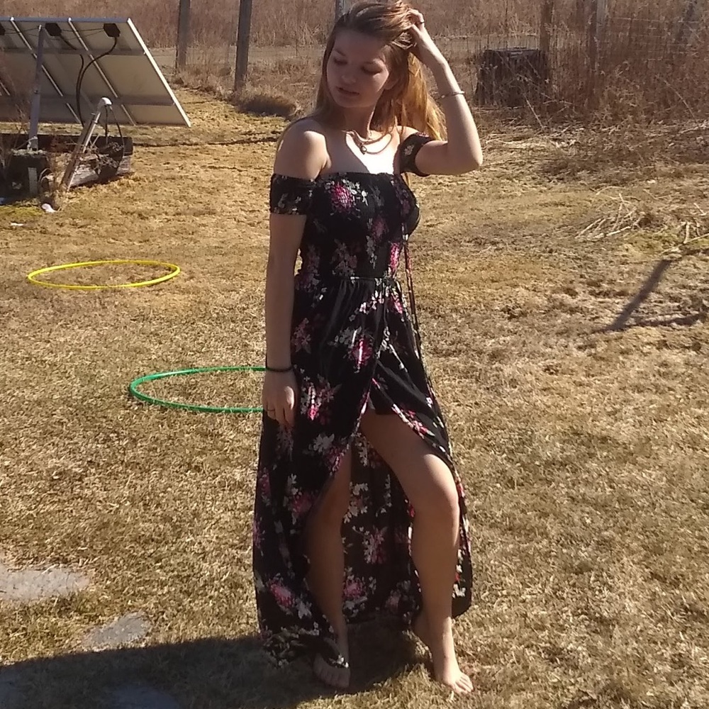 FLOWY, FLORAL, HIGH-LOW MAXI DRESS